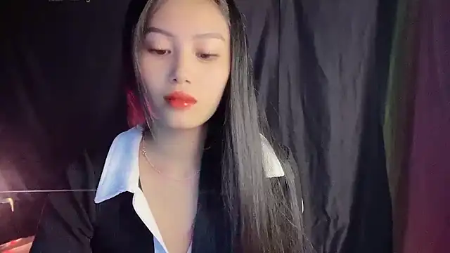 Lyly4757 online show from 9, 10, 2025