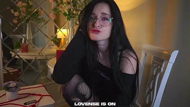 DarcyAspacio online show from 26, 11, 2025