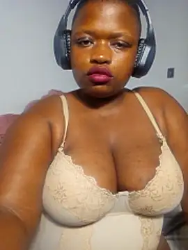 Snapshot of lady-zeei chatting on 3, 5, 2026 lady-zeei online show from 3, 5, 2026