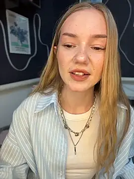 Snapshot of MilaMoone chatting on 16, 5, 2026 MilaMoone online show from 16, 5, 2026