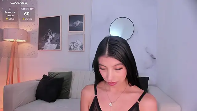 Tiffany Low online show from 19, 1, 2026