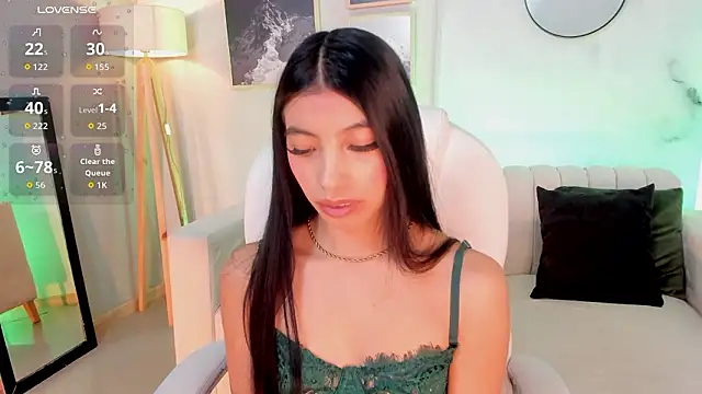 Tiffany Low online show from 23, 2, 2026