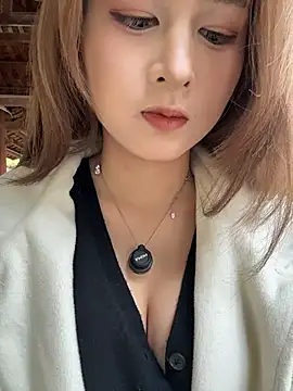 Snapshot of yuki_june chatting on 8, 2, 2026 yuki june online show from 8, 2, 2026