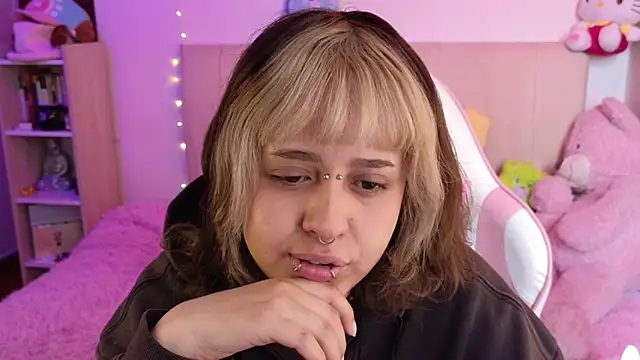 Snapshot of NekoWaifu chatting on 24, 3, 2026 NekoWaifu online show from 24, 3, 2026