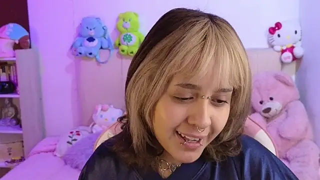 Snapshot of NekoWaifu chatting on 6, 4, 2026 NekoWaifu online show from 6, 4, 2026