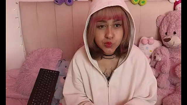Snapshot of NekoWaifu chatting on 10, 4, 2026 NekoWaifu online show from 10, 4, 2026