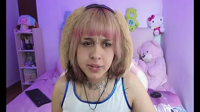 Snapshot of NekoWaifu chatting on 12, 4, 2026 NekoWaifu online show from 12, 4, 2026