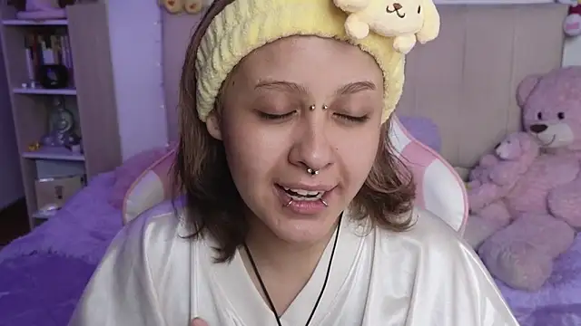Snapshot of NekoWaifu chatting on 12, 5, 2026 NekoWaifu online show from 12, 5, 2026
