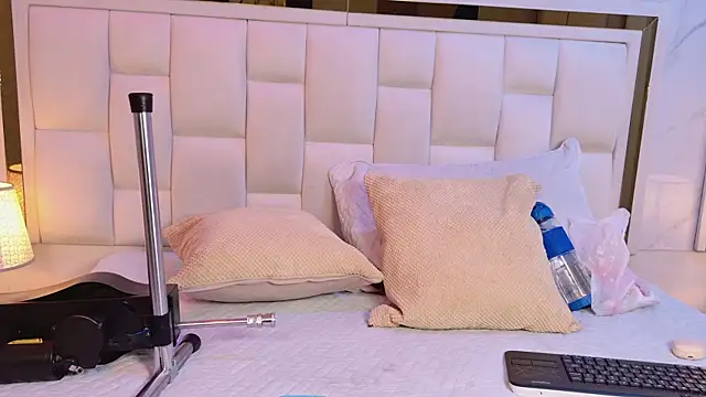 Snapshot of paulina_cano chatting on 27, 2, 2026 paulina cano online show from 27, 2, 2026