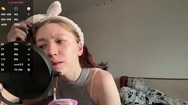 MargarettNewbie online show from 22, 10, 2025