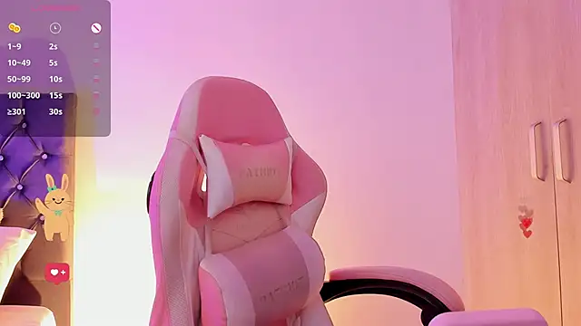 Snapshot of MssOriana88 chatting on 30, 10, 2025 MssOriana88 online show from 30, 10, 2025