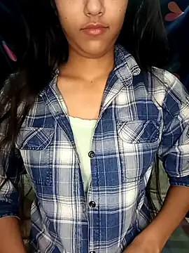 Snapshot of reetika6375 chatting on 7, 11, 2025 reetika6375 online show from 7, 11, 2025