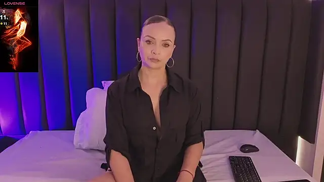 Cristina joy online show from 4, 3, 2026