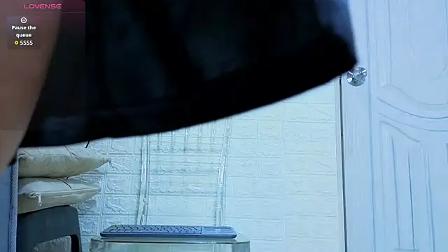 sofiagutierrez   online show from 15, 12, 2025