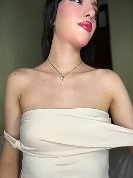 Snapshot of Emily-hottson chatting on 16, 5, 2026 Emily-hottson online show from 16, 5, 2026