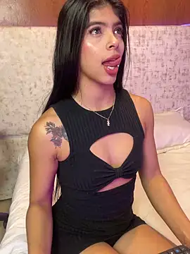 Snapshot of Ambersfoxx chatting on 4, 11, 2025 Ambersfoxx online show from 4, 11, 2025