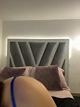 SophieeMills online show from 18, 12, 2025