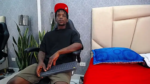 SkylerBigxxx online show from 30, 9, 2025