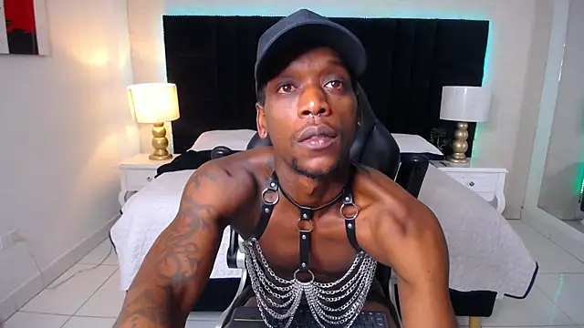 Snapshot of SkylerBigxxx chatting on 10, 6, 2026 SkylerBigxxx online show from 10, 6, 2026