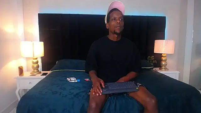Snapshot of SkylerBigxxx chatting on 28, 6, 2026 SkylerBigxxx online show from 28, 6, 2026