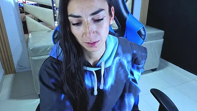 Maily a  online show from 11, 4, 2026