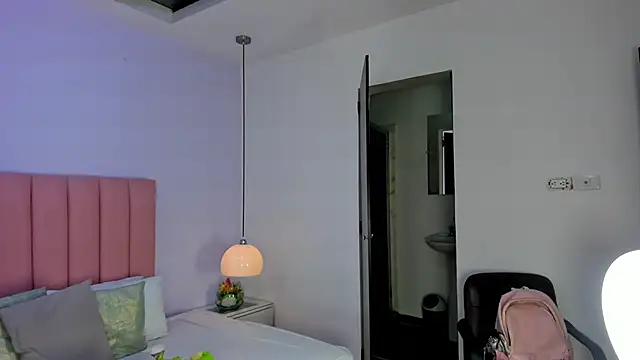 Amy Ferreira online show from 10, 11, 2025