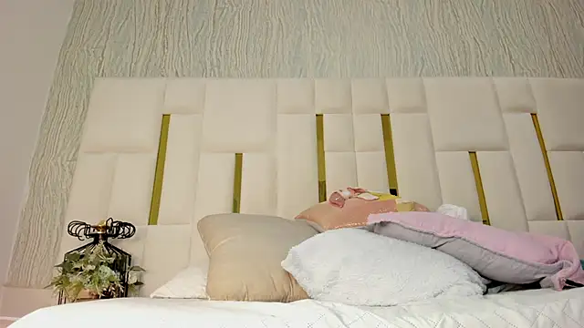 Snapshot of mia_vy chatting on 14, 5, 2026 mia vy online show from 14, 5, 2026