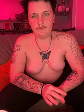 Snapshot of captaine_pioupiou chatting on 4, 11, 2025 captaine pioupiou online show from 4, 11, 2025