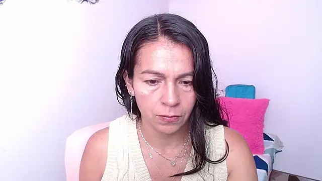 Snapshot of camilavargas_ chatting on 14, 2, 2026 camilavargas online show from 14, 2, 2026