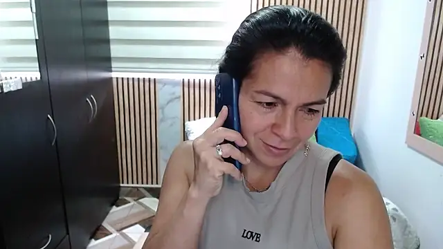 Snapshot of camilavargas_ chatting on 4, 5, 2026 camilavargas online show from 4, 5, 2026