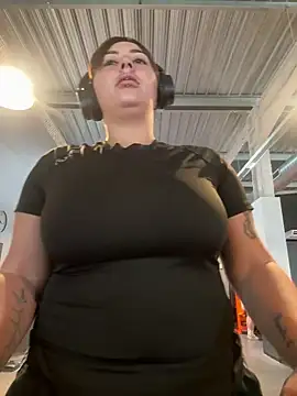 Emilie 1 online show from 9, 6, 2026
