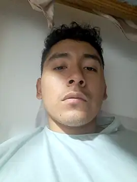 Snapshot of latinbigcock1_ chatting on 17, 9, 2025 latinbigcock1  online show from 17, 9, 2025