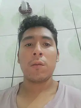 Snapshot of latinbigcock1_ chatting on 31, 10, 2025 latinbigcock1  online show from 31, 10, 2025