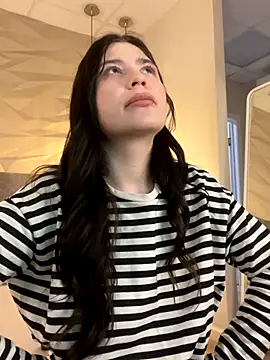 Snapshot of Valerie_Ohara chatting on 10, 10, 2025 Valerie Ohara online show from 10, 10, 2025