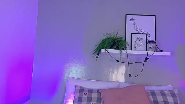 KeendraFox  online show from 8, 11, 2025