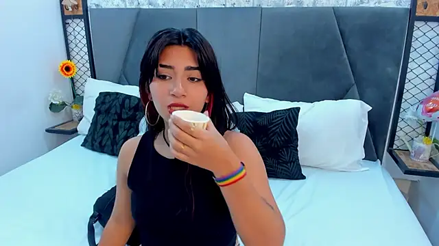 Snapshot of KENDRAOWEN chatting on 1, 10, 2025 KENDRAOWEN online show from 1, 10, 2025