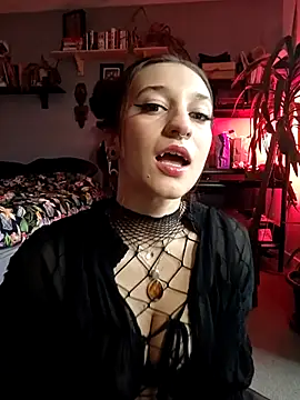 Snapshot of laradoom chatting on 29, 10, 2025 laradoom online show from 29, 10, 2025