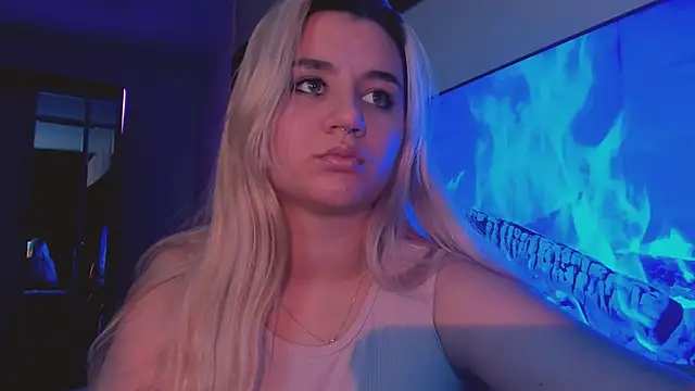 Snapshot of BarbaraSiren chatting on 7, 10, 2025 BarbaraSiren online show from 7, 10, 2025