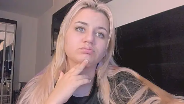 Snapshot of BarbaraSiren chatting on 4, 11, 2025 BarbaraSiren online show from 4, 11, 2025