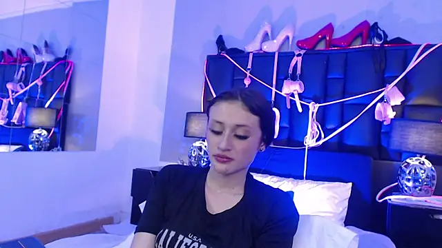 Emily Swiftt online show from 23, 10, 2025