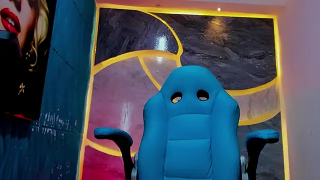 Snapshot of Noha_Deluxe chatting on 17, 10, 2025 Noha Deluxe online show from 17, 10, 2025