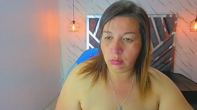 Snapshot of MaylinRosse_ chatting on 24, 6, 2026 MaylinRosse online show from 24, 6, 2026