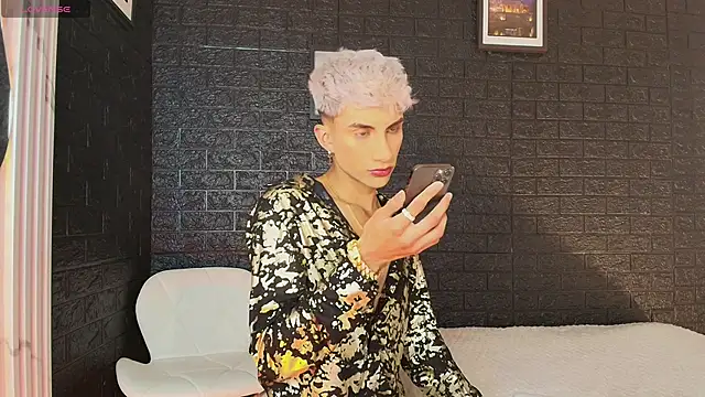 Snapshot of Erick_Velveth chatting on 9, 10, 2025 Erick Velveth online show from 9, 10, 2025