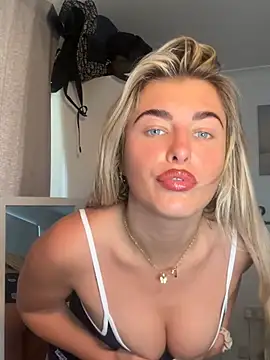 Snapshot of BabyBluexox chatting on 25, 6, 2026 BabyBluexox online show from 25, 6, 2026