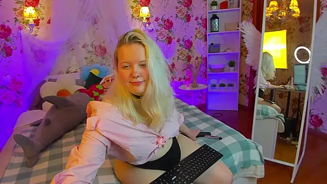 RoseThomas  online show from 7, 11, 2025