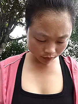 clara-cute online show from 16, 10, 2025