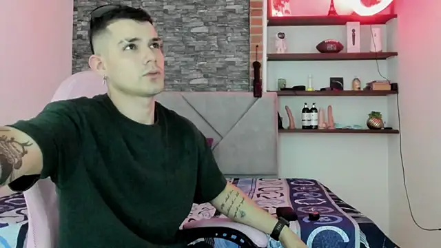 BooyHott  online show from 8, 1, 2026