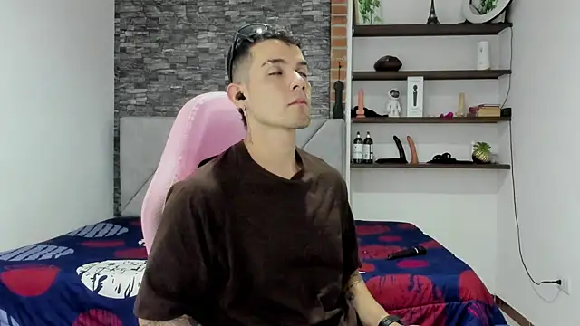 BooyHott  online show from 27, 2, 2026