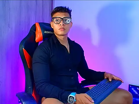 Snapshot of evan_greey chatting on 5, 11, 2025 evan greey online show from 5, 11, 2025