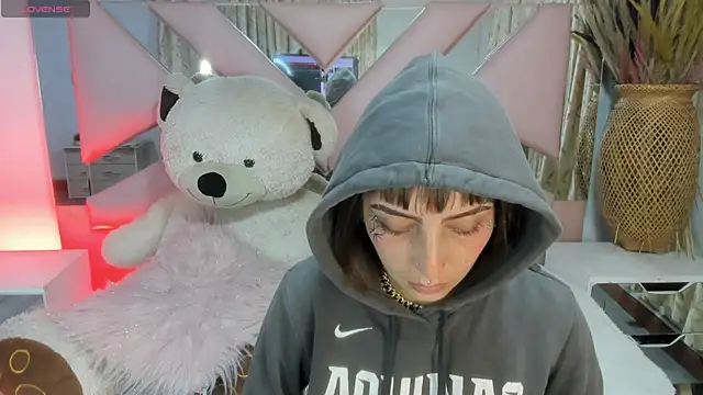 Gyal 8  online show from 27, 9, 2025